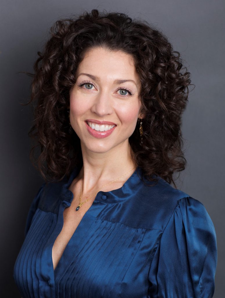 Headshot - Danielle Alvarez